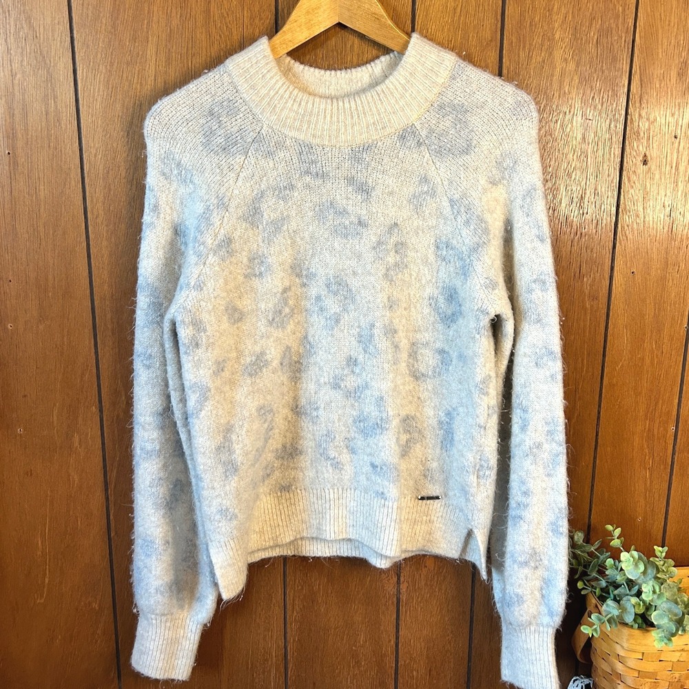 Vintage y2k Abercrombie & Fitch Sweater M Beige Blue Leopard Print Fuzzy Chunky